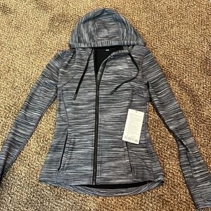 Define hooded jacket *Nulu